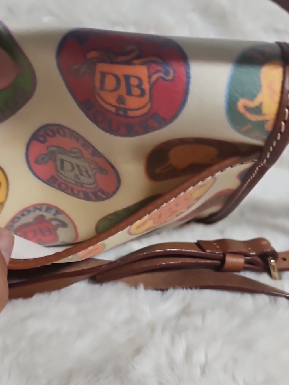 NWOT! Dooney & Bourke North South Crossbody - Picture 6 of 13